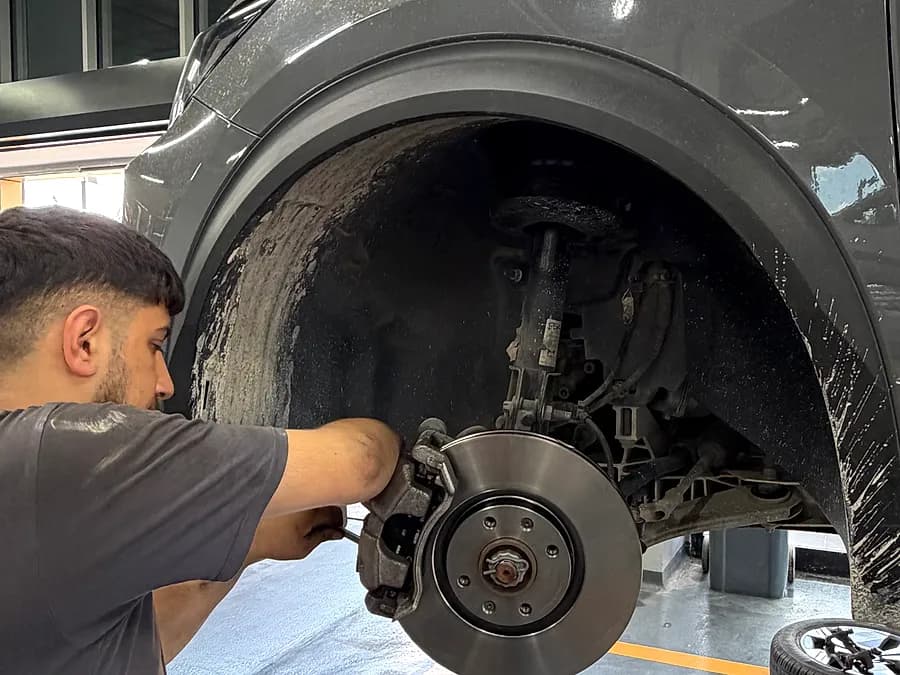 Félsen Servis fren ve alt takım işçiliği — Lexus servisi, Çayırova