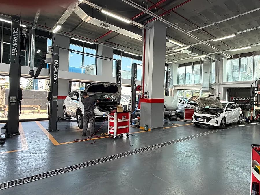 Félsen Servis servis alanı — Lexus servisi, Çayırova